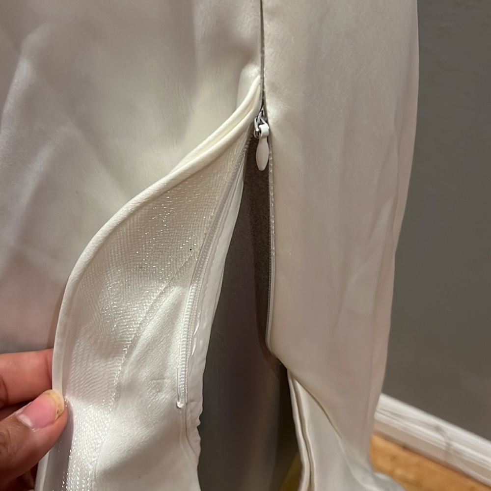 Bronx and Banco Paros Gown in White - Picture 11 of 16